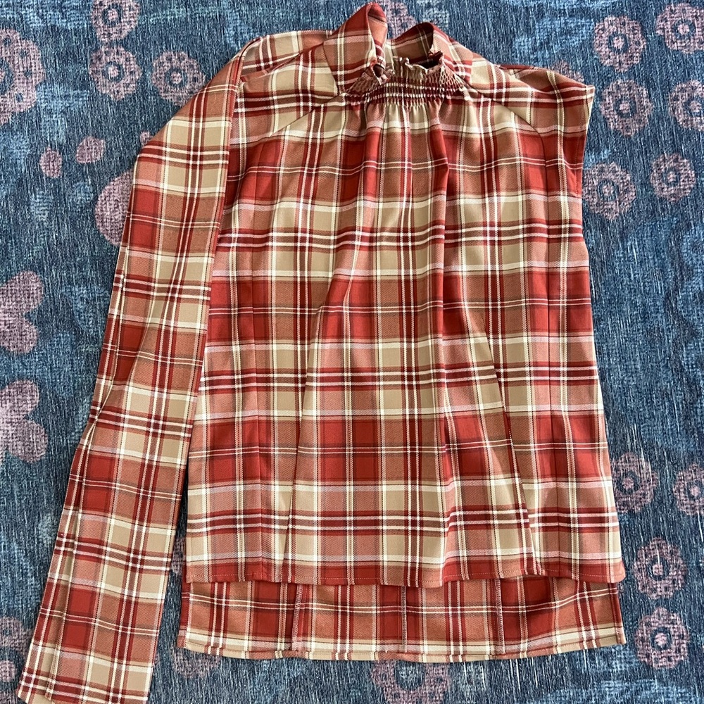 G. Plaid Sleeveless Top